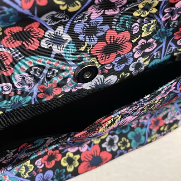 Sakroots Floral Crossbody Bag EUC - Picture 10 of 10